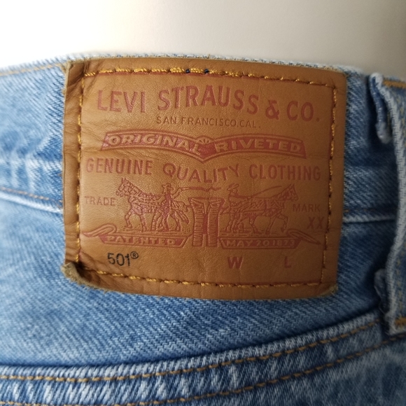 Levi's 501 Original Fit Rigid Denim Jeans in Athens Crown Medium Wash Size 28x30 - Picture 11 of 16